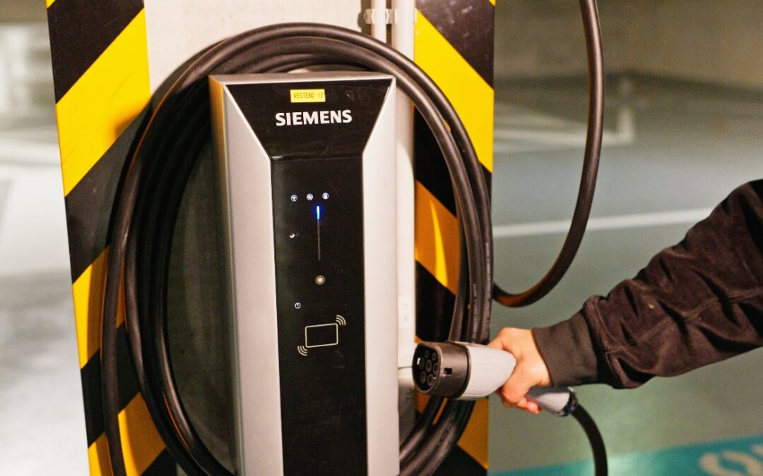 Kancelársky komplex Westend je vďaka Siemensu pripravený na nástup elektromobility. Aktuálne ma viac ako 30 nabíjacích bodov